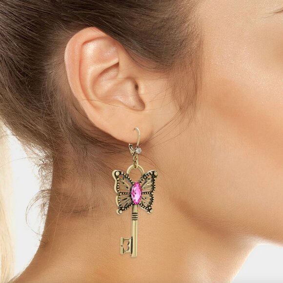 Betsey Johnson Lock Key Heart Earrings NWT - Picture 3 of 8